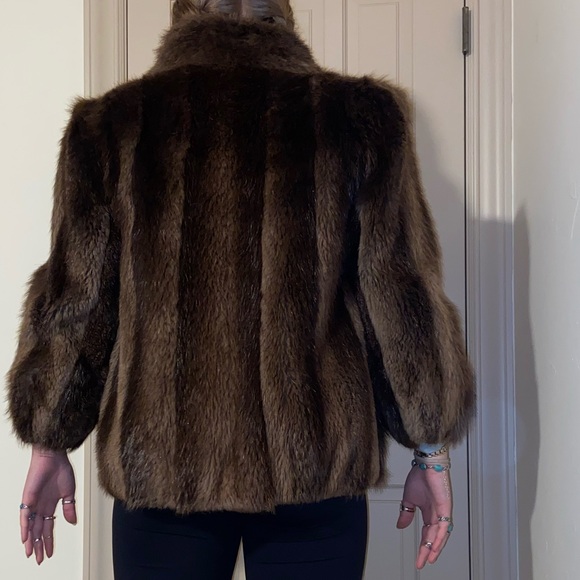 *REAL* beaver fur coat - Picture 11 of 13